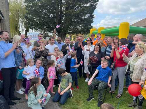 Sir Robert Buckland Celebrating the Coronation with Park South Residents