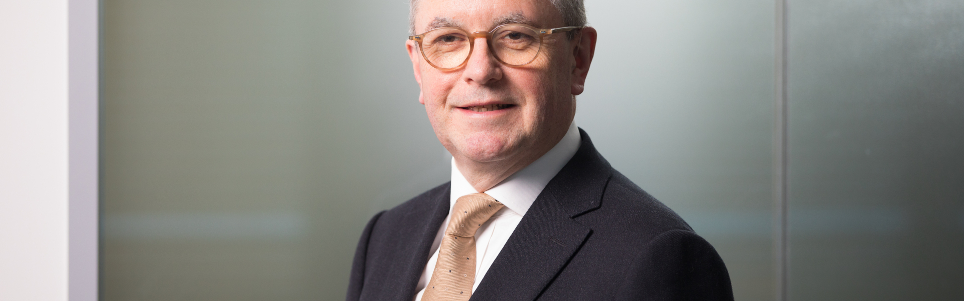Robert Buckland Proflie