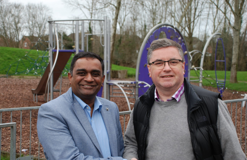 The Rt Hon Sir Robert Buckland KBE KC MP pictured with Cllr Suresh Gattapur