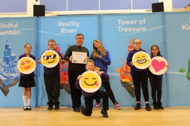 Google and Robert Buckland MP Visit School In South Swindon To Boost Kids' Online Safety