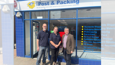 Sir Robert Buckland MP on a visit to local business Post and Packaging in Swindon