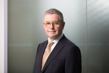 Robert Buckland Profile