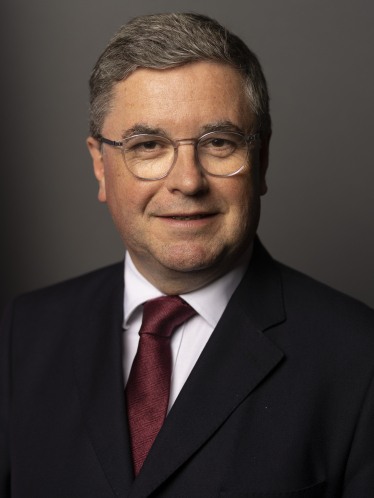 Robert Buckland Profile